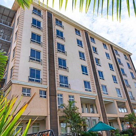 Three Steers Hotel Meru Exterior photo